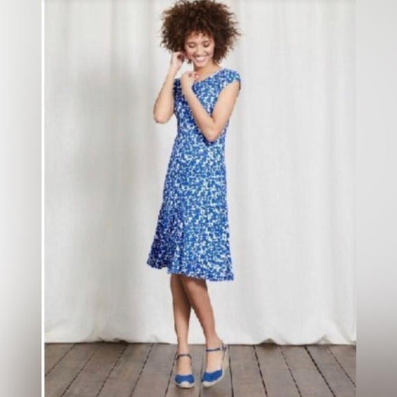 Boden Dresses & Skirts - Boden Women’s 4 Light Blue/White Floral Sleeveless Knee-Length Fit & Flare Dress